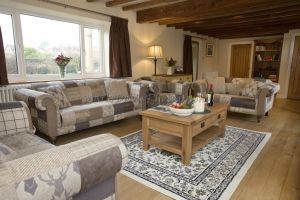 _gorgeous low burn cottage 26.jpg